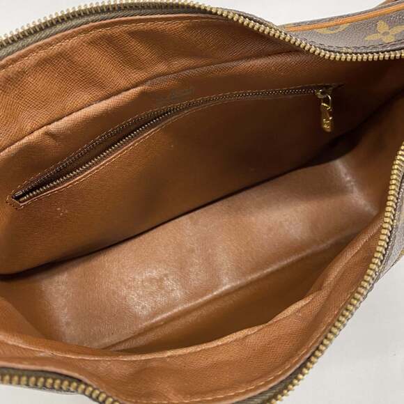 LOUIS VUITTON Brown Monogram Boulogne 30 Shoulder Bag - Picture 4 of 12